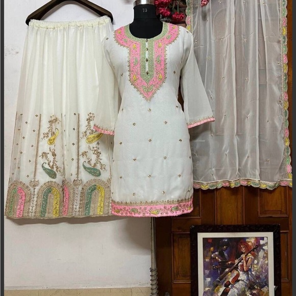 Pakistani Indian wedding sharara suit - Picture 2 of 3